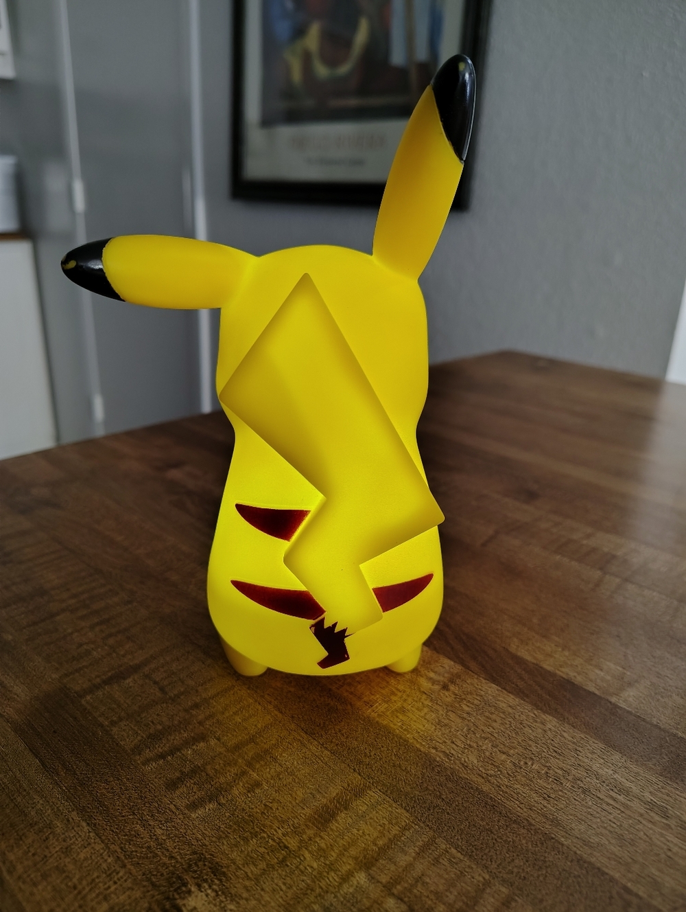 2017 Nintendo official Pikachu Figurine Night Light Battery Operated